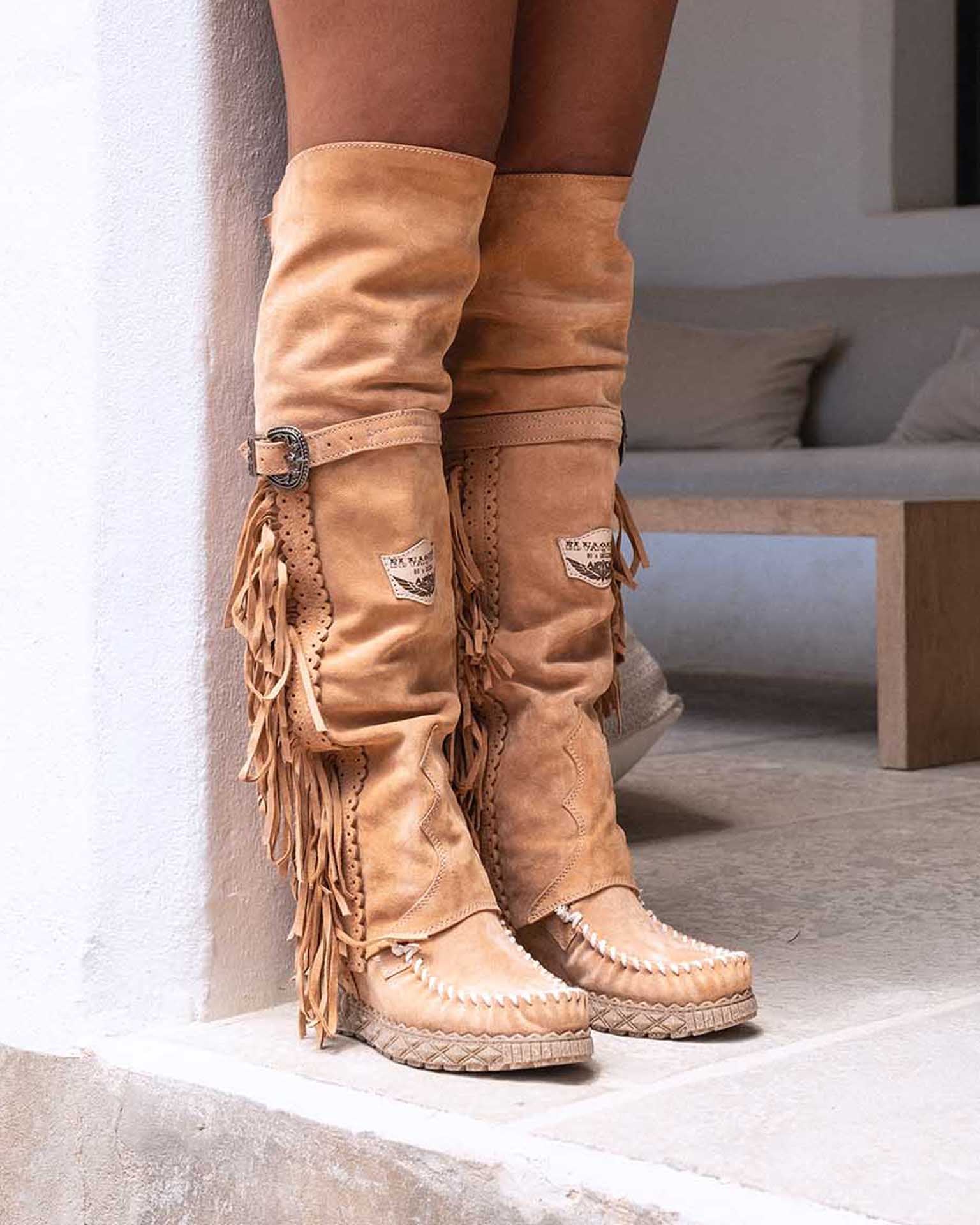 Coleen Silverstone Apricot – El Vaquero - Main Image